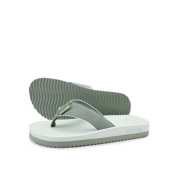 Japonki basenowe damskie Flip Flop Comfy Tex. Zielone klapki damskie Flip Flop, bez wzorów, bez obcasa, bez zapięcia. W wyprzedaży za 80.00 zł.