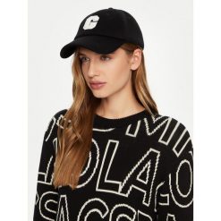Czapka z daszkiem Guess. Czarne czapki z daszkiem damskie Guess, z aplikacjami. Za 109.99 zł.