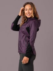 LaMunt Kurtka przeciwwiatrowa "Caroline" w kolorze fioletowym rozmiar: 40. Różowe kurtki sportowe damskie LaMunt, bez wzorów, bez kaptura. Za 416.77 zł.