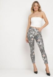 Szare Spodnie Skinny z Ozdobnym Kwiatowym Wzorem Lakardi. Szare rurki damskie Born2be, bez wzorów, z bawełny. Za 14.99 zł.
