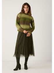 More & More Sweter w kolorze zielonym rozmiar: 46. Zielone swetry klasyczne damskie More & More, ze splotem, bez kołnierzyka. Za 179.22 zł.