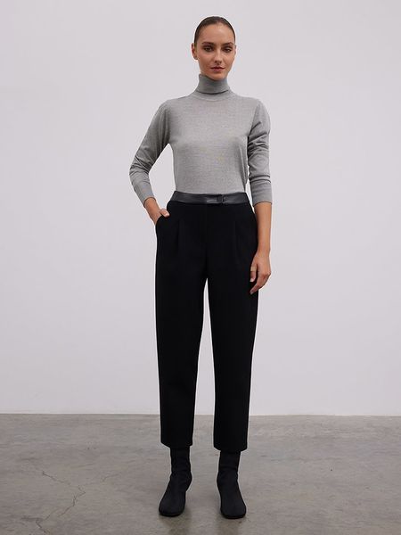 BGN Spodnie w kolorze czarnym rozmiar: 38. Czarne spodnie materiałowe damskie BGN, bez wzorów, z materiału. Za 131.12 zł.