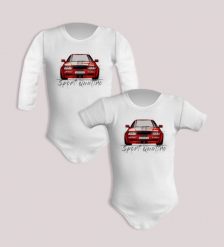 Audi S2 — body (Rozmiar: 9M; Długość rękawa: krótki; Rodzaj nadruku: Audi). Body niemowlęce nikiniki, bez wzorów, z bawełny, bez kołnierzyka, bez ramiączek. Za 59.00 zł.