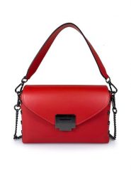 ORE10 Skórzana torebka "TR" w kolorze czerwonym - 24 x 14 x 7 cm rozmiar: onesize. Czerwone torebki klasyczne damskie ORE10, z materiału, przez ramię, bez dodatków. Za 295.99 zł.