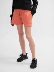 Szorty damskie Hummel Legacy. Czerwone spodenki sportowe damskie Hummel, na wiosnę, s, bez wzorów, z bawełny, z standardowym stanem, na fitness i siłownię. Za 168.00 zł.