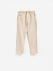 Jeansy mom comfort - kremowy. Białe jeansy damskie Reserved. Za 129.99 zł.