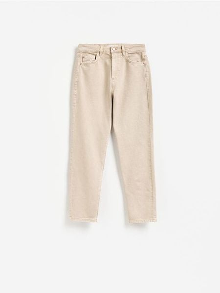 Jeansy mom comfort - kremowy. Białe jeansy damskie Reserved. Za 129.99 zł.