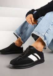 Czarne Sneakersy Typu Kultowe Tenisówki na Półtransparentnej Podeszwie Ulinera. Czarne obuwie sportowe damskie Born2be, bez wzorów, z jeansu, bez zapięcia. Za 84.99 zł.