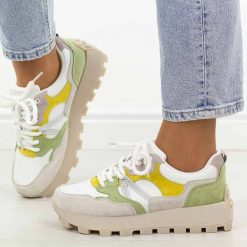 Białe skórzane półbuty damskie Filippo Dp7559/26. Białe półbuty damskie Filippo, na jesień, bez wzorów, z jeansu, bez obcasa, na platformie, bez zapięcia. Za 269.00 zł.