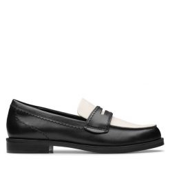 Mokasyny Clarks. Czarne mokasyny damskie Clarks, bez obcasa. Za 379.99 zł.