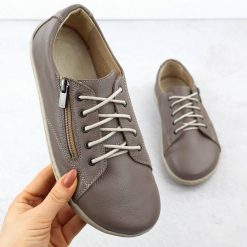 Skórzane półbuty damskie barefoot khaki Helios 436. Brązowe półbuty damskie Helios, bez wzorów, ze skóry, bez obcasa, bez zapięcia. Za 162.00 zł.