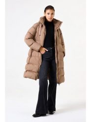 Garcia Płaszcz zimowy w kolorze jasnobrązowym rozmiar: M. Brązowe płaszcze damskie Garcia, na zimę, m, bez wzorów, z puchu, bez kaptura. Za 426.99 zł.