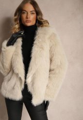 Beżowa Futerkowa Kurtka o Krótszym Kroju z Kieszeniami i Zapięciem na Haftkę Tililda. Brązowe kurtki damskie Renee, m, bez wzorów, z futra, bez kaptura. Za 259.99 zł.