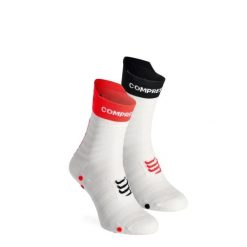 Skarpety biegowe Compressport Pro Racing v4.0 UL Run High. Białe skarpetki damskie Compressport, bez wzorów. Za 93.99 zł.