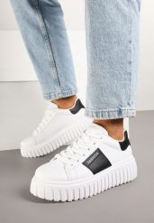 Białe Sneakersy na Grubej Podeszwie z Tłoczeniem i Ozdobnym Pasem Eleazira. Białe obuwie sportowe damskie Born2be, z jeansu, bez zapięcia. Za 89.99 zł.
