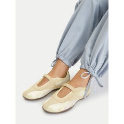 Baleriny Reebok. Żółte balerinki damskie Reebok, bez wzorów. Za 299.99 zł.