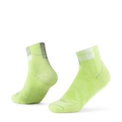 Skarpety BUFF CoolNet Quarter. Żółte skarpetki damskie Buff, z aplikacjami, z elastanu. Za 109.99 zł.