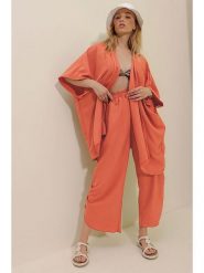 Trend Alacati 2-częściowy zestaw w kolorze pomarańczowym rozmiar: onesize. Pomarańczowe spodnie materiałowe damskie Trend Alacati, bez wzorów, z materiału. Za 99.45 zł.