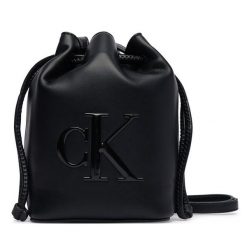 Torebka Calvin Klein. Czarne torebki klasyczne damskie Calvin Klein, bez dodatków. Za 329.99 zł.