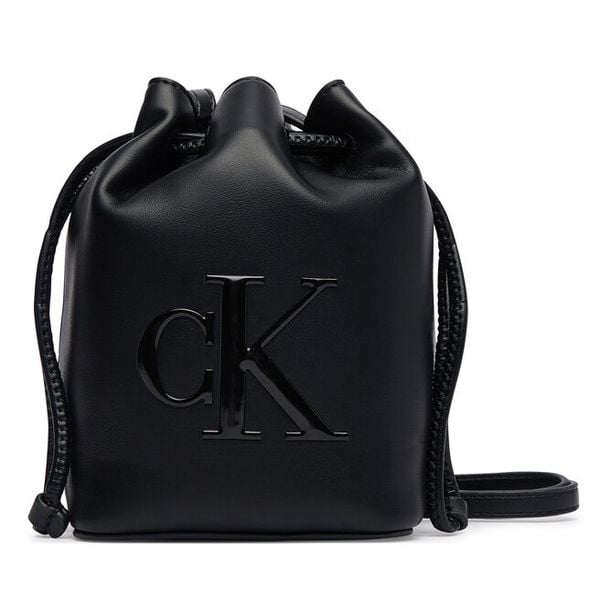 Torebka Calvin Klein. Czarne listonoszki damskie Calvin Klein, bez wzorów, bez dodatków. Za 329.99 zł.
