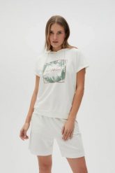 Bluza z kapturem i krótkimi rękawami biała. Białe bluzy damskie MOODO, l, bez wzorów, z bawełny, z kapturem. Za 89.99 zł.