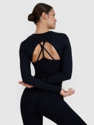 4F Longsleeve do jogi i pilatesu z wycięciem na plecach damski - czarny XS/S. Czarne koszulki sportowe damskie 4F, l, bez wzorów, z dzianiny, bez ramiączek, na fitness i siłownię. W wyprzedaży za 99.99 zł.