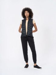 4F Bezrękawnik puchowy z wypełnieniem syntetycznym damski S. Czarne kamizelki damskie 4F, s, bez wzorów, z puchu, bez kaptura. W wyprzedaży za 129.99 zł.