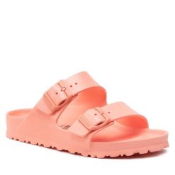 Klapki Birkenstock. Czerwone klapki damskie Birkenstock, bez wzorów, bez obcasa, bez zapięcia. Za 179.99 zł.