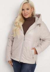 Beżowa Pikowana Kurtka o Pudełkowym Kroju z Szerokim Kołnierzem Evindas. Brązowe kurtki damskie Born2be, xl, bez wzorów, z jeansu, bez kaptura. Za 259.99 zł.