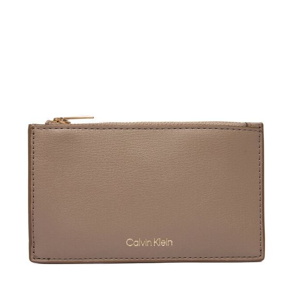 Portfel Calvin Klein. Brązowe portfele damskie Calvin Klein, bez wzorów. Za 209.99 zł.