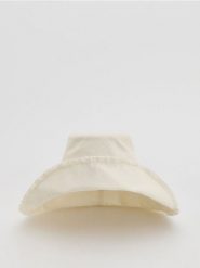 Kapelusz z wiskozą i lnem - złamana biel. Kapelusze damskie Reserved, bez wzorów, z wiskozy. Za 79.99 zł.