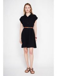 ASSUILI Sukienka w kolorze czarnym rozmiar: 40. Czarne sukienki damskie Assuili, bez wzorów, bez ramiączek. Za 121.99 zł.