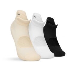 Antypoślizgowe skarpetki do jogi trójpak Fitness Siroko Scale. Brązowe skarpetki damskie SIROKO, bez wzorów, z bawełny. Za 92.00 zł.
