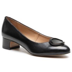 Półbuty Wojas. Czarne czółenka damskie Wojas, bez wzorów, bez obcasa, na obcasie, bez zapięcia. Za 259.99 zł.