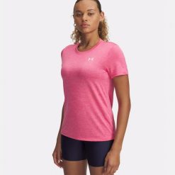 Koszulka treningowa damska Under Armour Tech C-Twist. Czerwone bluzki damskie Under Armour, l, bez wzorów, sportowe, bez kołnierzyka, bez ramiączek. Za 79.99 zł.
