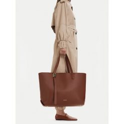 Torebka GINO ROSSI. Brązowe shopper bag Gino Rossi, bez dodatków. Za 329.99 zł.
