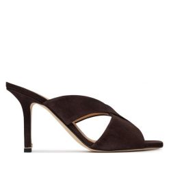 Klapki BOSS. Brązowe klapki damskie Boss, bez wzorów, bez obcasa, bez zapięcia. Za 1,849.00 zł.