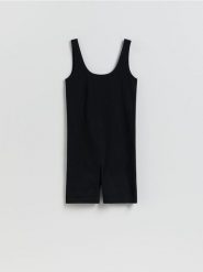 Prążkowany kombinezon - czarny. Czarne kombinezony damskie Reserved, l, bez wzorów, z dzianiny, bez kołnierzyka, bez ramiączek. Za 99.99 zł.