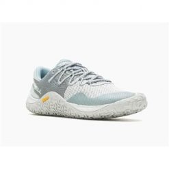 Buty do biegania damskie Merrell Trail Glove 7. Białe obuwie sportowe damskie Merrell, z materiału, bez zapięcia, do biegania. Za 701.00 zł.