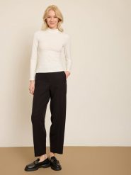 BGN Koszulka w kolorze kremowym rozmiar: 36. Brązowe bluzki damskie BGN, bez wzorów, bez kołnierzyka, bez ramiączek. Za 65.99 zł.