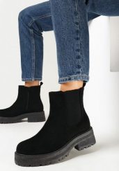 Czarne Botki za Kostkę na Platformie Batana. Czarne botki damskie Born2be, klasyczne, za kostkę, bez obcasa, na platformie, bez zapięcia. Za 44.99 zł.