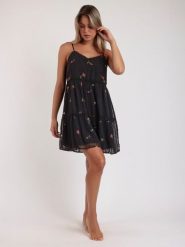 Admas Sukienka w kolorze czarnym rozmiar: M. Czarne sukienki damskie admas, bez wzorów, bez ramiączek. Za 109.78 zł.