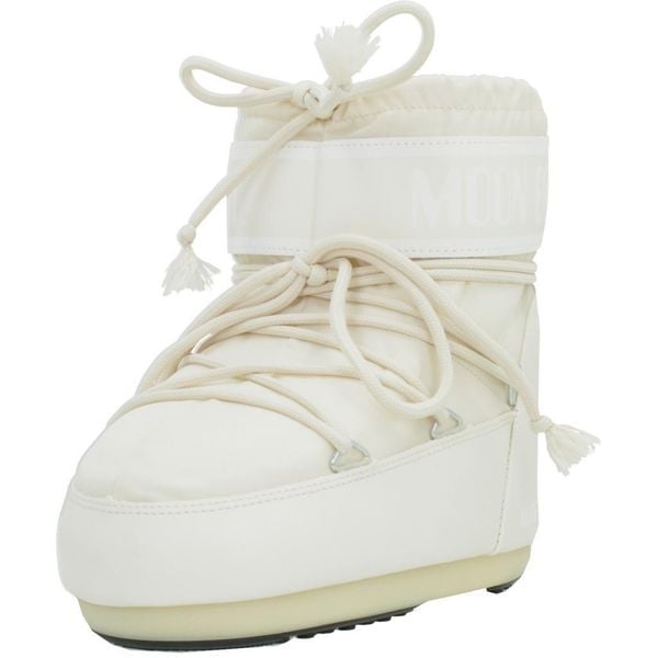 Buty MOON BOOT MB ICON LOW NY Biały. Białe obuwie trekkingowe damskie Moon Boot, z syntetyku, bez zapięcia. Za 734.99 zł.