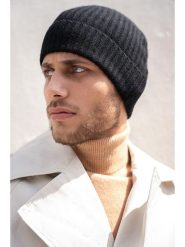 INKA BRAND Kaszmirowa czapka w kolorze czarnym rozmiar: onesize. Czarne czapki damskie INKA BRAND, bez wzorów, z kaszmiru. Za 213.69 zł.