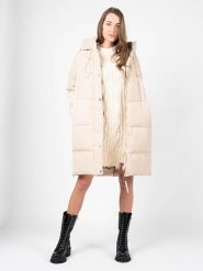 Silvian Heach Kurtka "Down Jacket" | PGA22446PI | Kobieta | Beżowy. Brązowe kurtki damskie Silvian Heach, bez wzorów, z poliesteru. W wyprzedaży za 499.00 zł.