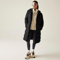 Kurtka turystyczna damska Wander ocieplana. Czarne kurtki damskie Dare 2b, l, bez wzorów, z materiału, z kapturem. Za 239.99 zł.