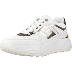 Buty GUESS FLTFON FAB12 Biały. Białe obuwie trekkingowe damskie Guess, z syntetyku, bez zapięcia. Za 637.62 zł.