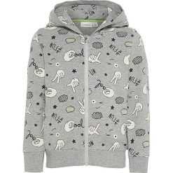 Bluza "Fambooy" w kolorze szarym. Szare bluzy chłopięce Name it, z bawełny, z kapturem, z kapturem. W wyprzedaży za 59.95 zł.