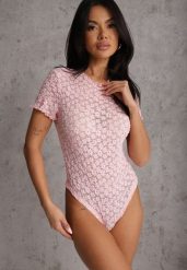 Różowe Body z Koronki z Krótkim Rękawem Dorilie. Czerwone body i gorsety Renee, bez wzorów, z jeansu. Za 69.99 zł.