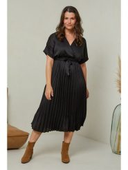 Curvy Lady Sukienka w kolorze czarnym rozmiar: 40/42. Czarne sukienki damskie Curvy Lady, bez wzorów, z tkaniny, klasyczne, bez ramiączek. Za 110.04 zł.